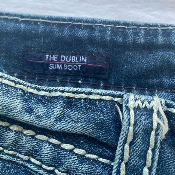 Dublin Style Jean Shorts Frayed Embellished Detailed Jr 3/4 Mid Blue Mid Rise - Picture 5 of 14